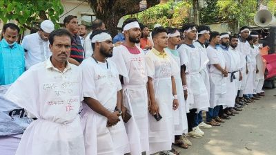 ভয়াল ২৯ এপ্রিলের কর্মসূচি: কাফনের কাপড় পড়ে ‘টেকসই বেড়িবাঁধ নিমার্ণের দাবি’