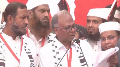 ‘মার্চ ফর গাজা’ কর্মসূচিতে ঘোষণাপত্র পাঠ করলেন মাহমুদুর রহমান