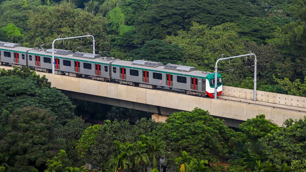 মেট্রোরেল চলাচল বন্ধ