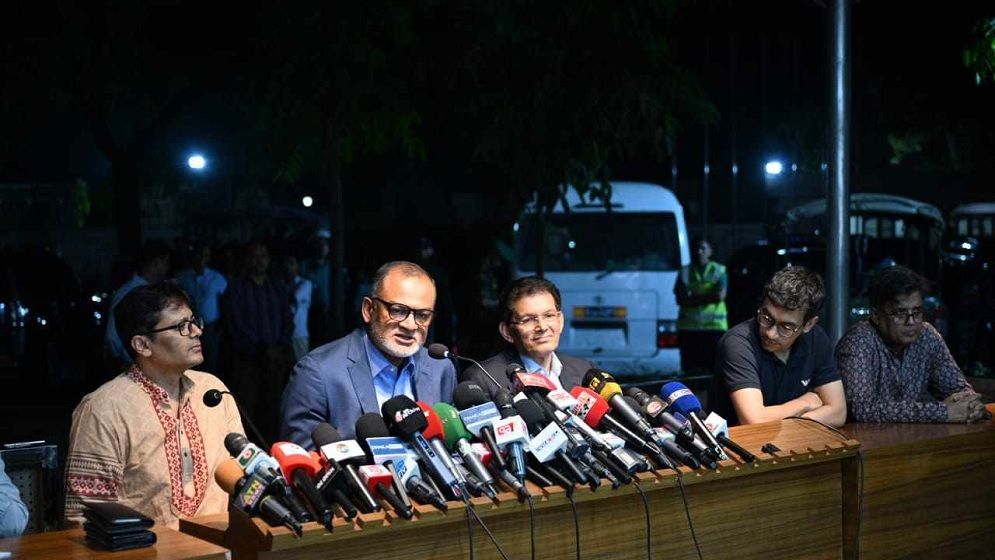 বাণিজ্য ঘাটতি ও শুল্ক নিয়ে মার্কিন প্রশাসনের সঙ্গে আলোচনা করবেন ড. ইউনূস