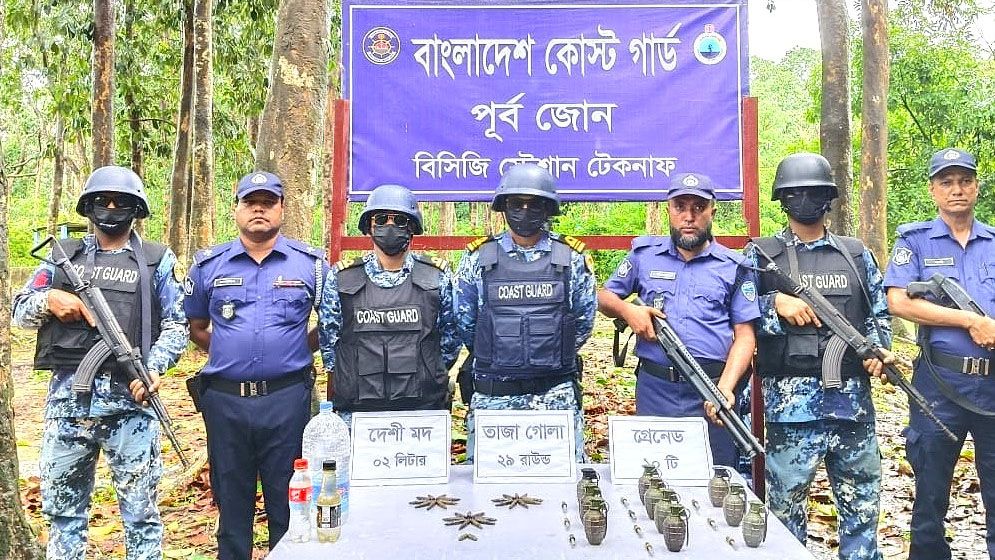 টেকনাফে  গ্রেনেড ও গুলি উদ্ধার