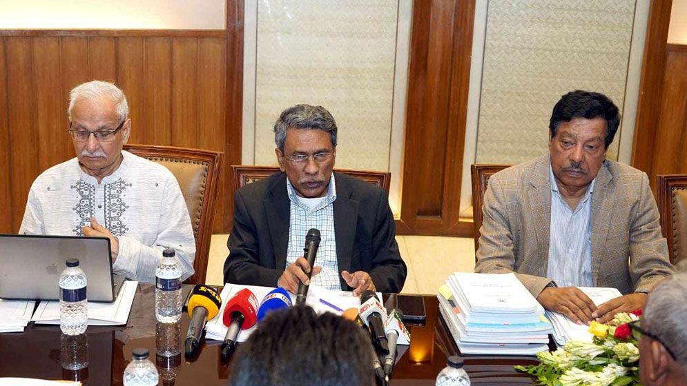 ফ্যাসিস্টদের পালিয়ে যাওয়া গণতন্ত্রের প্রাথমিক বিজয় : আলী রীয়াজ