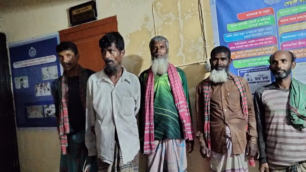 বগুড়ার শেরপুরে ধান কেটে মজুরি না পেয়ে থানায় পাঁচ শ্রমিক