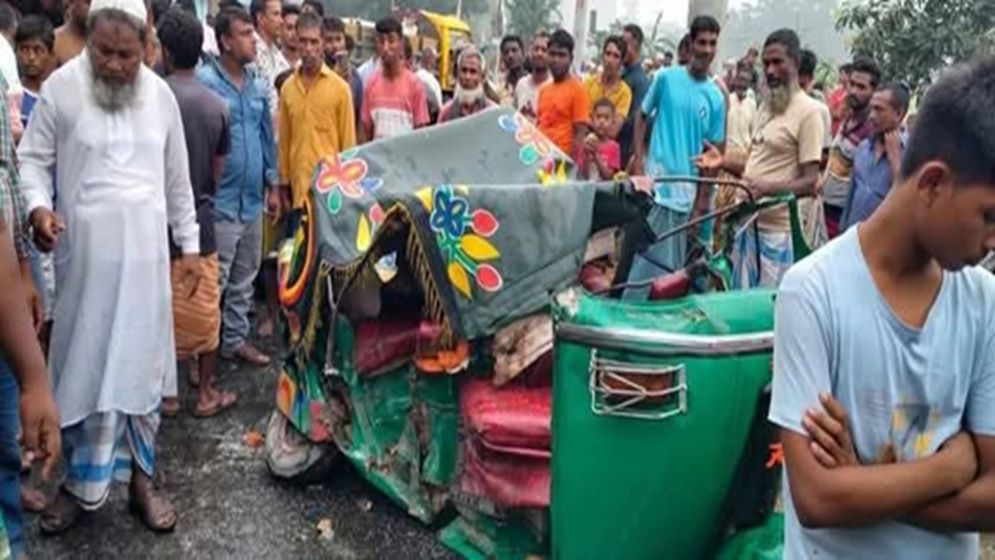 বগুড়ায় ট্রাক ও সিএনজির মুখোমুখি সংঘর্ষে প্রাণ গেল ১ জনের, আহত ৪