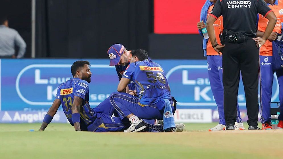 অনুশীলনে বলের আঘাতে কপালে ৭ সেলাই হার্দিক পান্ডিয়ার