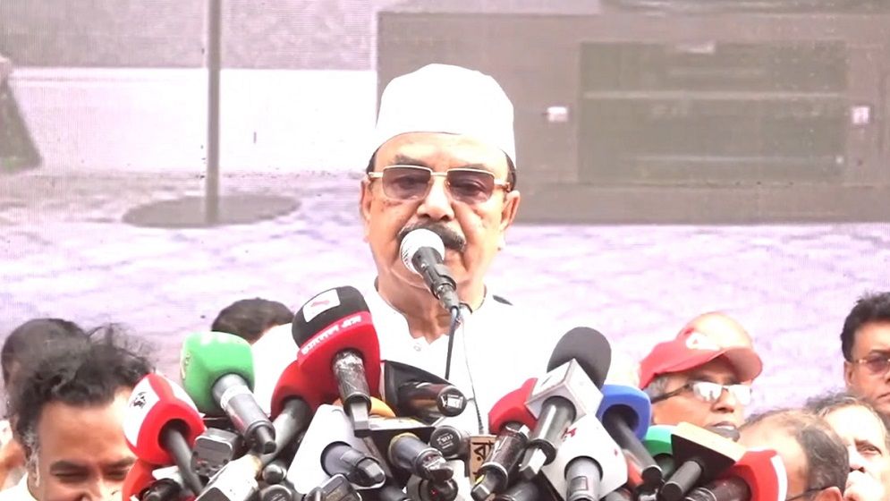 অনেক মিডিয়ার পর্যাপ্ত অর্থ থাকলেও সাংবাদিকদের ঠিকমতো বেতন দেয় না: গয়েশ্বর চন্দ্র