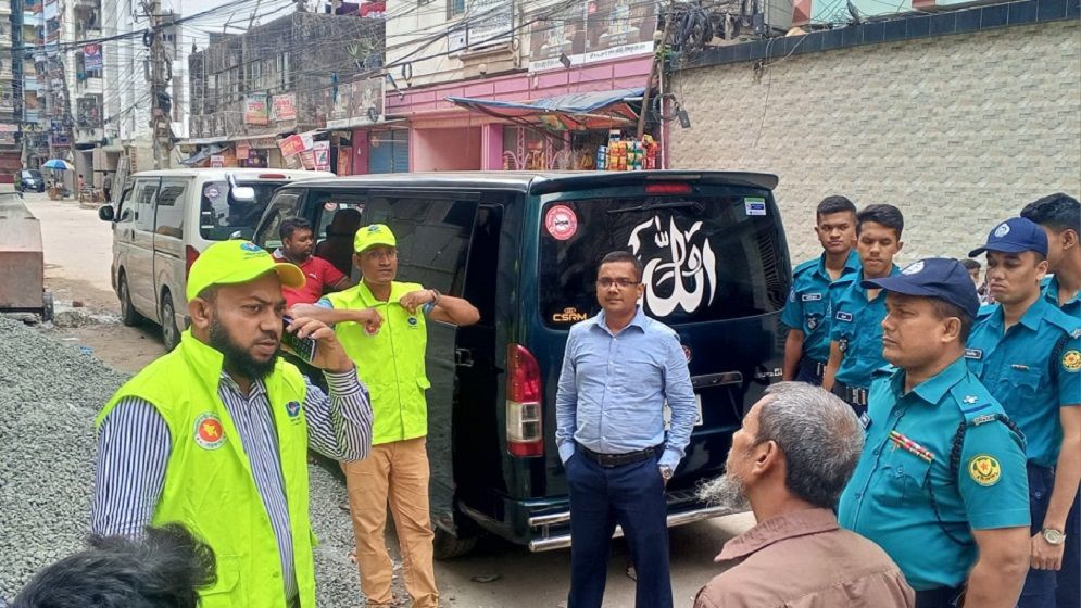 বায়ুদূষণের বিরুদ্ধে পরিবেশ মন্ত্রণালয়ের মোবাইল কোর্ট, দেশজুড়ে পলিথিন জব্দসহ ইটভাটা ধ্বংস