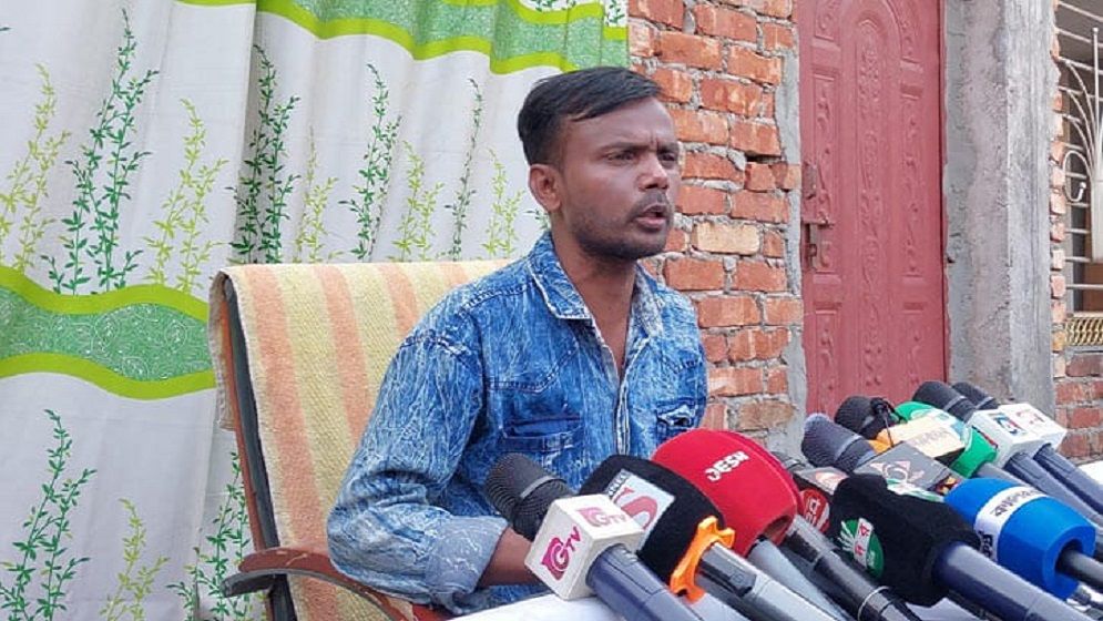 'বিয়ের কাগজ দেখালে বউ হিসেবে মেনে নেব': হিরো আলম