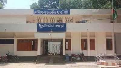 মেয়েকে উত্ত্যক্তের প্রতিবাদ করায় মা-বাবাকে কুপিয়ে জখম, অভিযুক্ত আটক