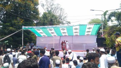 মঞ্চে জুমার নামাজ আদায় আন্দোলনকারীদের, সমাবেশ শুরু