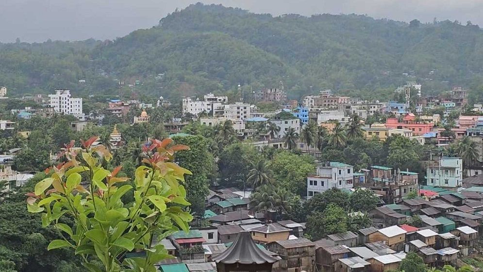 ৭ বিভাগে টানা ভারী বর্ষণের পূর্বাভাস, পাহাড়ি অঞ্চলে ভূমিধসের আশঙ্কা