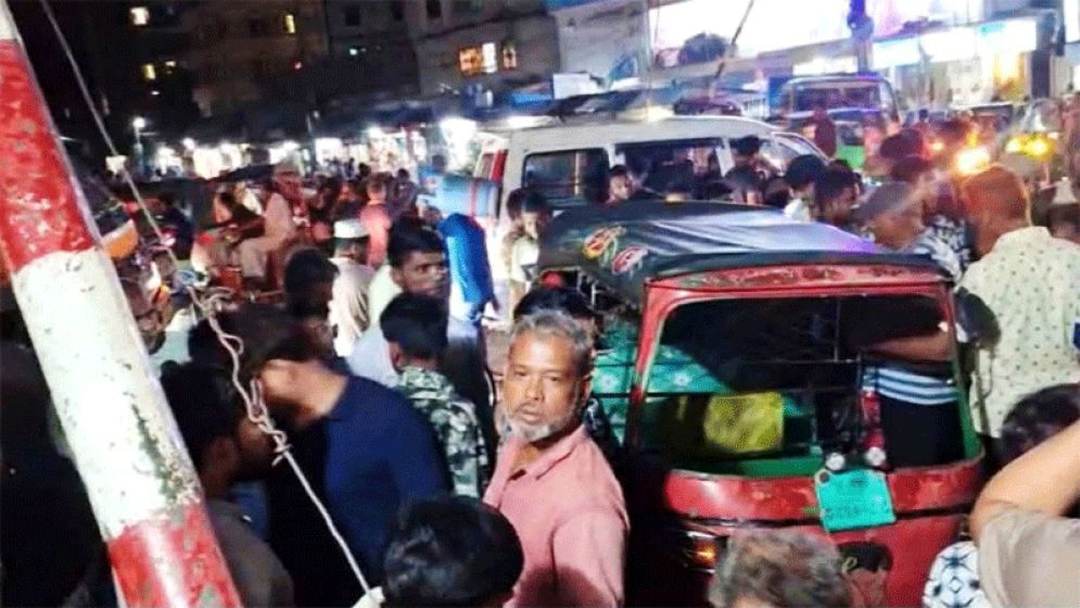 যানজটে আটকাপড়া অটোকে ট্রেনের ধাক্কা, মা-ছেলে নিহত