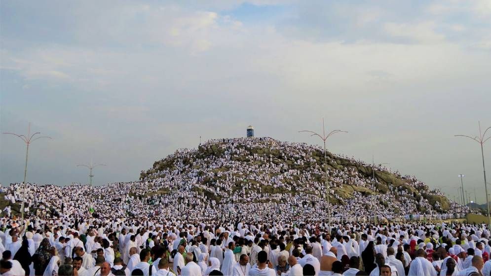 পবিত্র হজ আজ, ‘লাব্বাইক’ ধ্বনিতে মুখরিত আরাফাত ময়দান