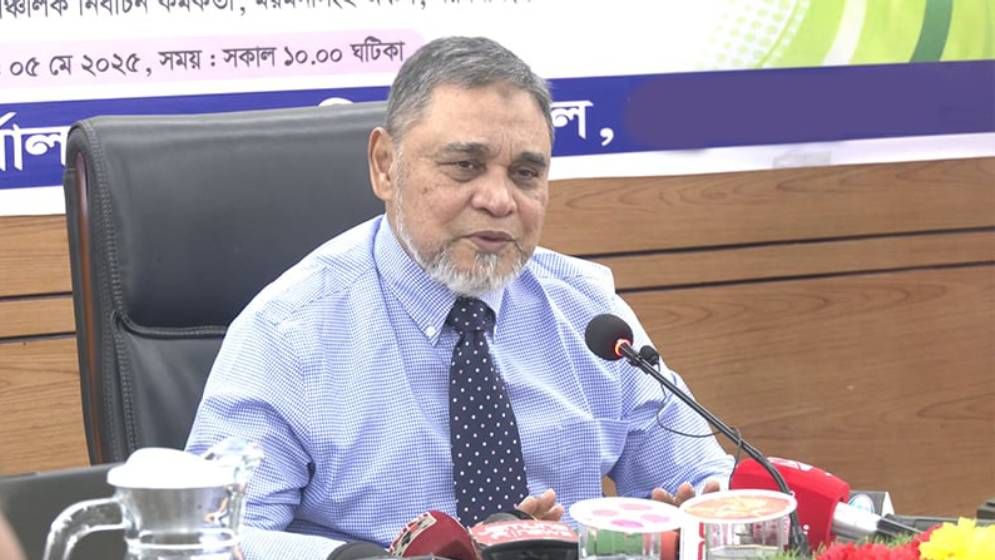 জাতিকে একটি সুষ্ঠু, সুন্দর ও গ্রহণযোগ্য নির্বাচন উপহার দেব: সিইসি