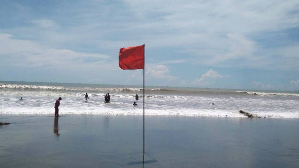 দেশের সকল সমুদ্রবন্দরে ৩ নম্বর সতর্ক সংকেত জারি