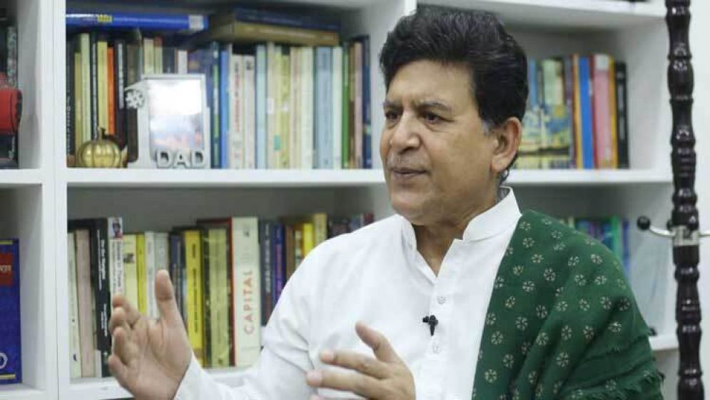 সরকার শোনে কিন্তু সাড়া দেয় না : হোসেন জিল্লুর