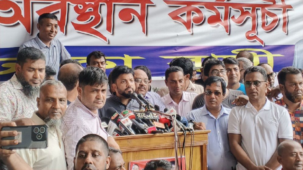 ইশরাক হোসেনের শপথ পড়ানোর দাবিতে আন্দোলন চলবে, তবে চালু থাকবে নাগরিক সেবা