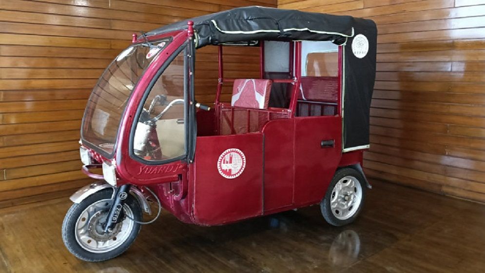 আগস্টে ঢাকার রাস্তায় চালু হচ্ছে বুয়েটের তৈরি ব্যাটারিচালিত রিকশা