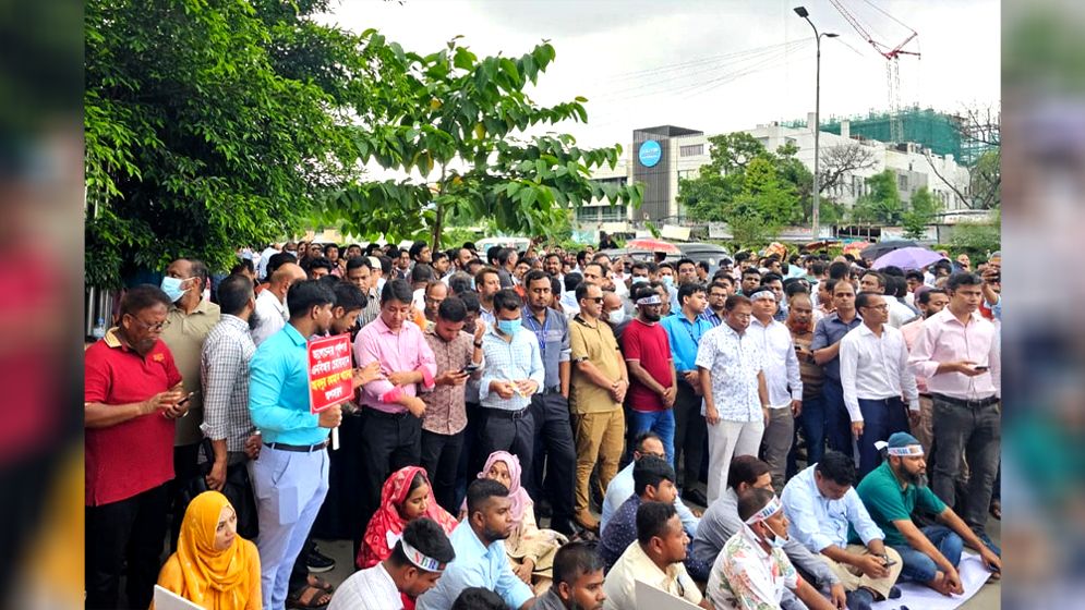 আজও অবরুদ্ধ এনবিআর, ‘কমপ্লিট শাটডাউন’ চলছে