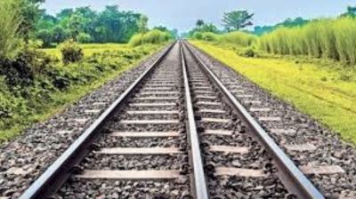 চট্টগ্রামে ট্রেনে কাটা পড়ে নিহত ৩