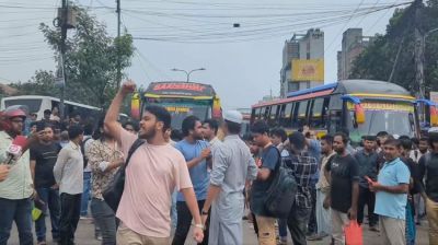 ইউআইইউ শিক্ষার্থীদের দুই দফা দাবি : নতুনবাজারে ব্লকেড, যান চলাচল বন্ধ