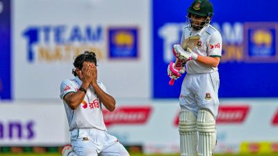 নাজমুলের পর মুশফিকেরও সেঞ্চুরি, ৩ উইকেটে ২৯২ রান নিয়ে দিন শেষ করল বাংলাদেশ