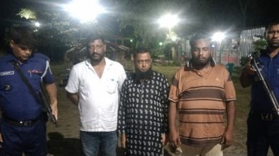 ব্ল্যাকমেইল : সাংবাদিক পরিচয়ধারী ৩ জনকে আটক করেছে সেনাবাহিনী