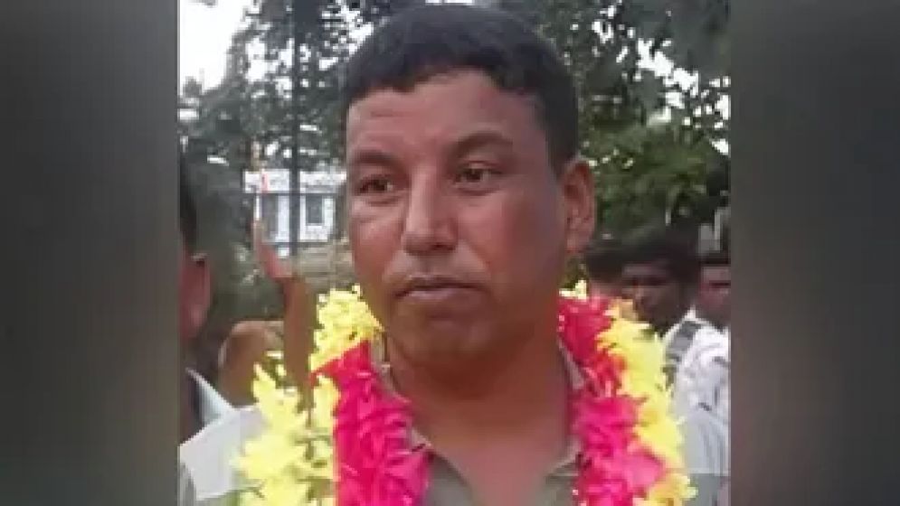 মধ্যরাতে ডেকে নিয়ে ইউপি সদস্যকে কুপিয়ে হত্যা