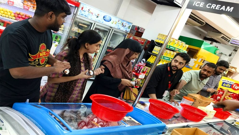 স্বপ্নতে মাত্র ১০০ টাকায় আনলিমিটেড আইসক্রিম!