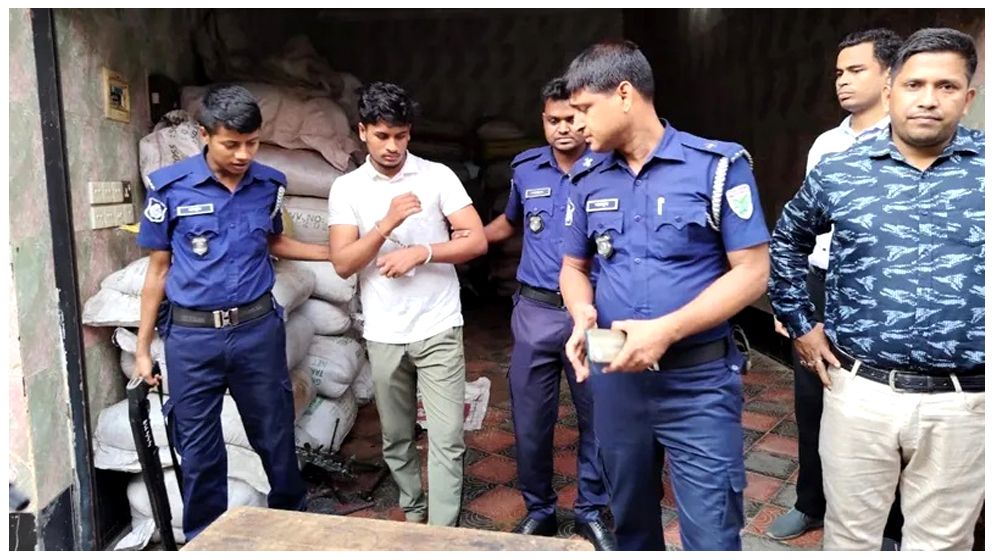 শ্রীমঙ্গল চা বোর্ডের অভিযানে বিপুল পরিমাণ ভারতীয় চা পাতা জব্দ, কারখানা সীলগালা