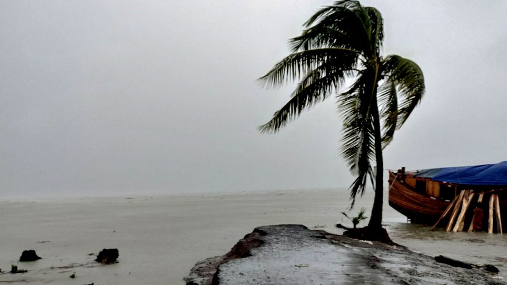 ময়মনসিংহ ও সিলেট অঞ্চলে ঝড়ের আভাস
