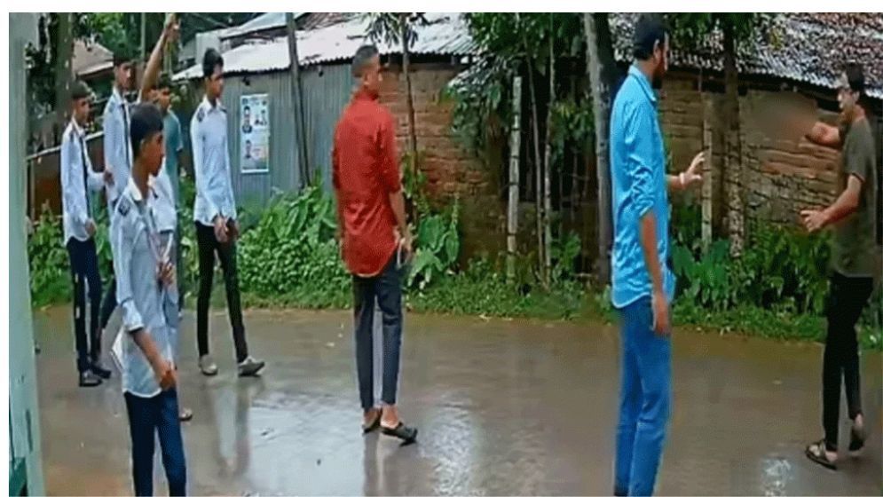 ফিল্মি স্টাইলে স্কুলছাত্র অপহরণ ছাত্রলীগ নেতার