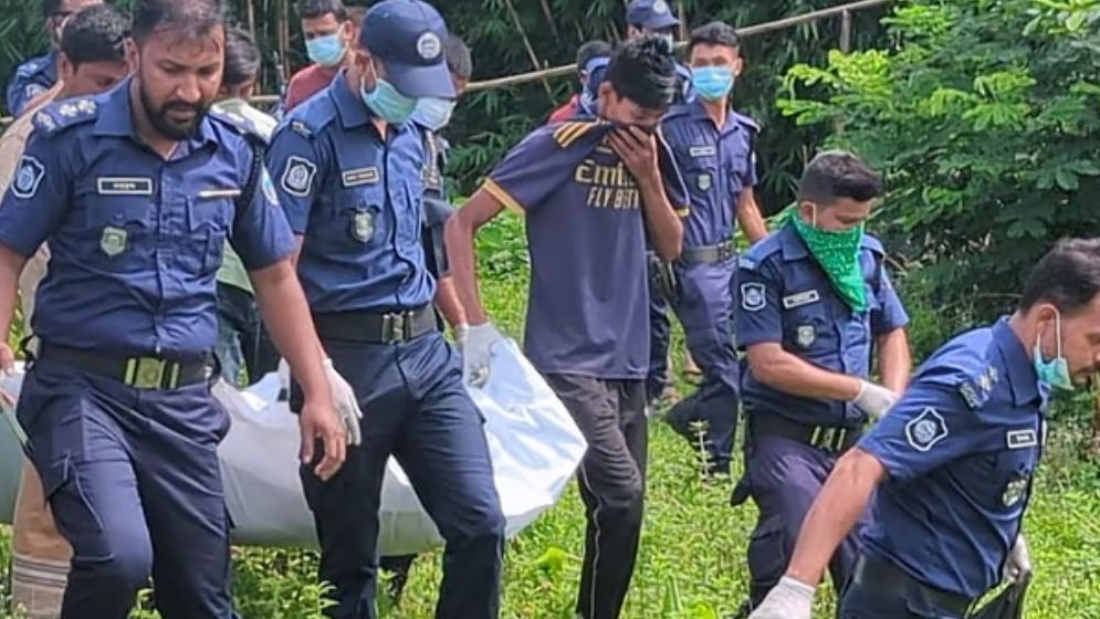 ঝোপে পুঁতে রাখা ব্যবসায়ীর বস্তাবন্দি লাশ উদ্ধার