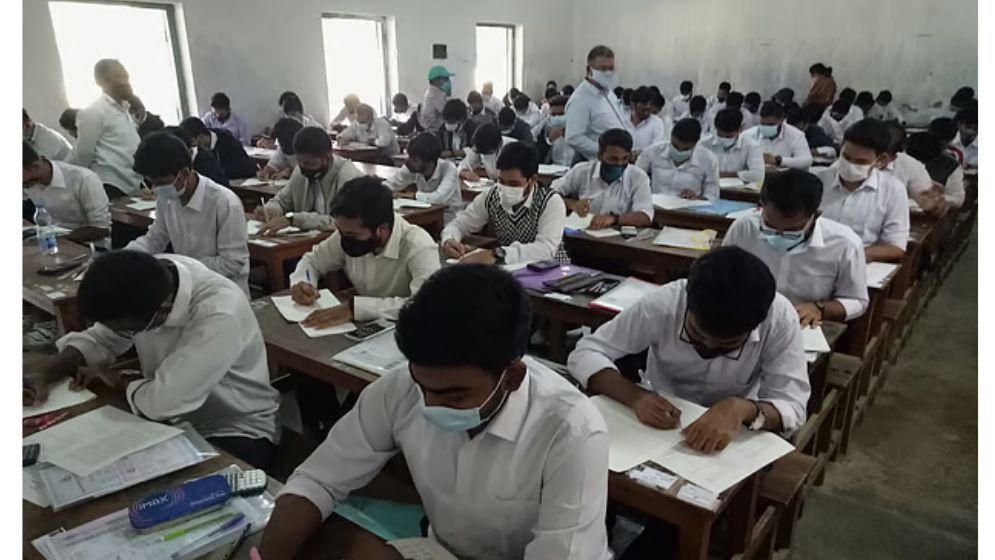 গোপালগঞ্জ জেলায় আগামীকালের এইচএসসি পরীক্ষা স্থগিত