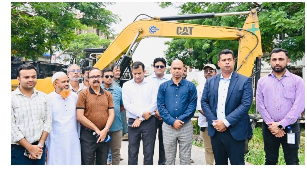 জলাবদ্ধতা নিরসনে কাজ শুরু করলেন নারায়ণগঞ্জ ডিসি