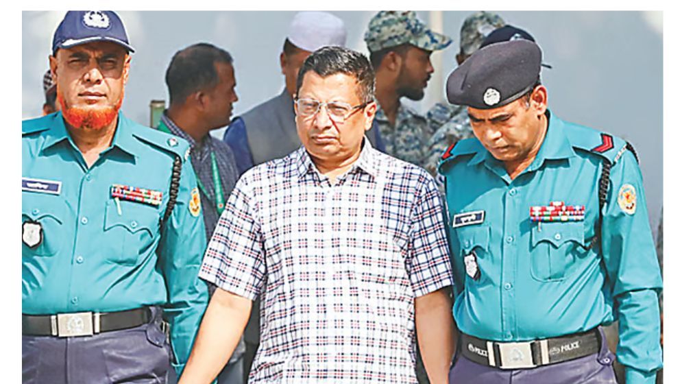 রাজনৈতিক সিদ্ধান্তে হেলিকপ্টার থেকে গুলি ও ‘ব্লক রেইড’ : সাবেক আইজিপি