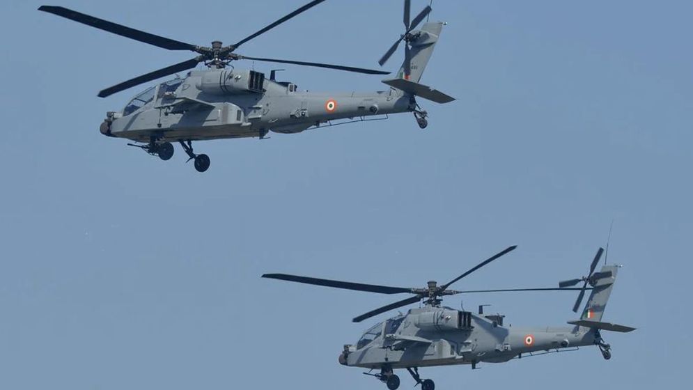 ভারত এ মাসেই মার্কিন অ্যাপাচে হেলিকপ্টার হাতে পাচ্ছে