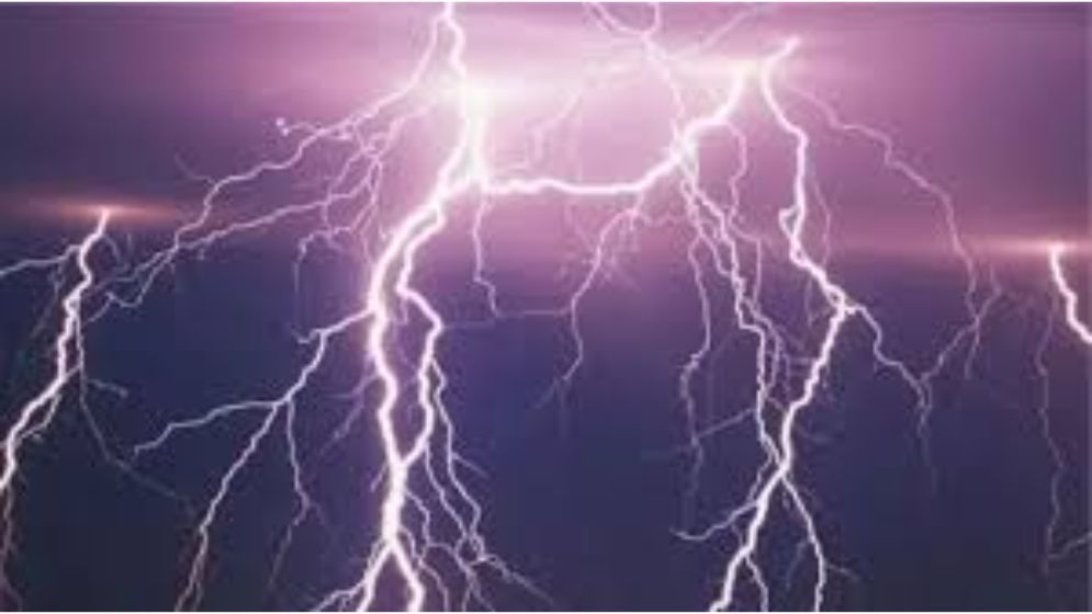 নবাবগঞ্জে  বজ্রপাতে কিশোরের মৃত্যু, আহত ১