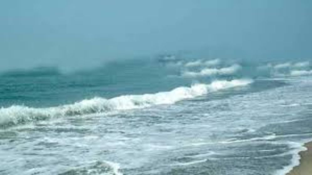 সাগরে  নিখোঁজ চবি শিক্ষার্থী অরিত্রর তিনদিনেও সন্ধান মেলেনি