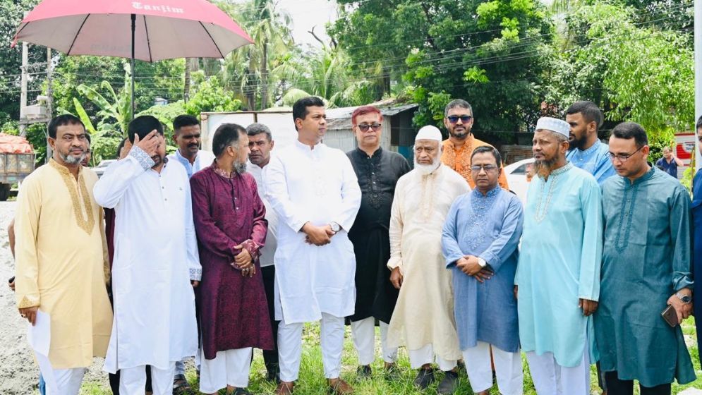 নারায়ণগঞ্জে ‘জুলাই শহীদ স্মৃতিস্তম্ভ’ নির্মাণ উদ্বোধন করলেন জেলা প্রশাসক