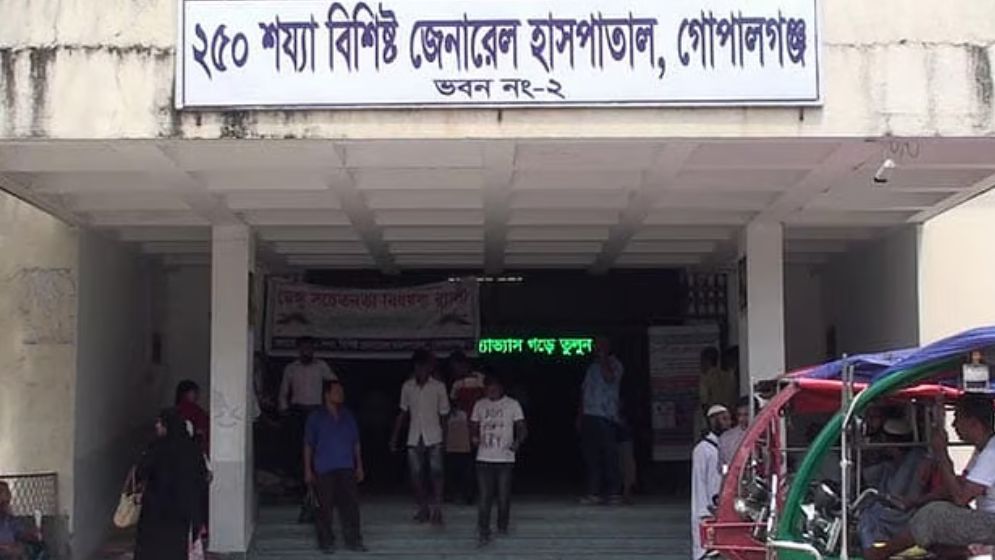 গোপালগঞ্জে এনসিপির সমাবেশ ঘিরে হামলা, নিহত ২