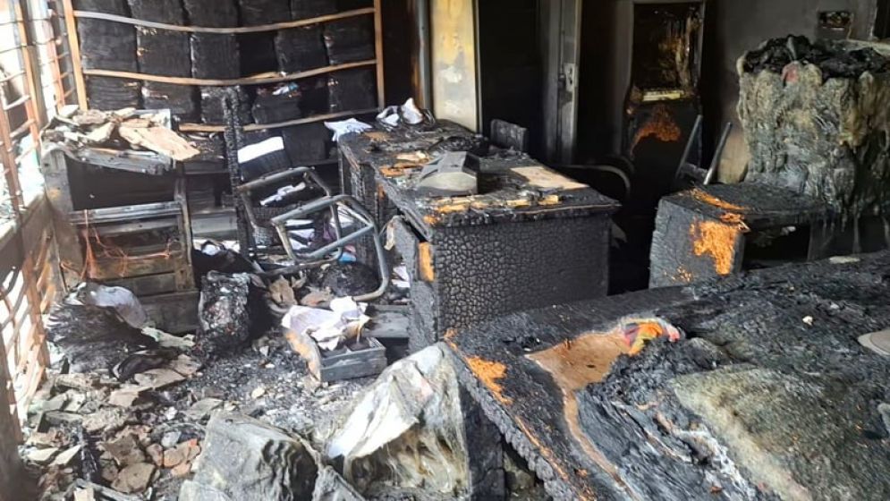 বরগুনায় নির্বাচন অফিসে অগ্নিকাণ্ড