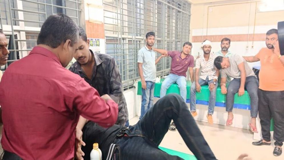 ভোলায় দলবদ্ধ ধর্ষণ : প্রতিবাদ সমাবেশে ছাত্রদলের দুই গ্রুপের সংঘর্ষ