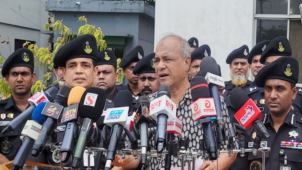 পুশইন কমে আসছে : স্বরাষ্ট্র উপদেষ্টা