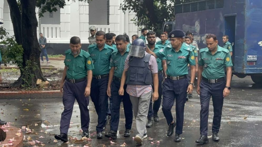 জুলাই গণহত্যার দায় স্বীকার করে রাজসাক্ষী হলেন সাবেক আইজিপি চৌধুরী মামুন