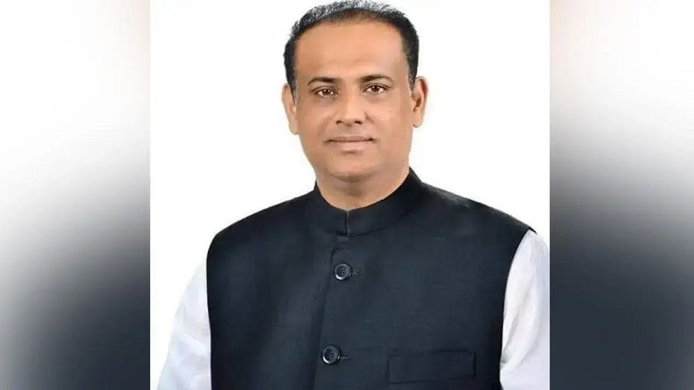 দুর্নীতির অভিযোগে সাবেক ভূমিমন্ত্রী ও পরিবারের ৫৭৬ কোটি টাকা ফ্রিজ