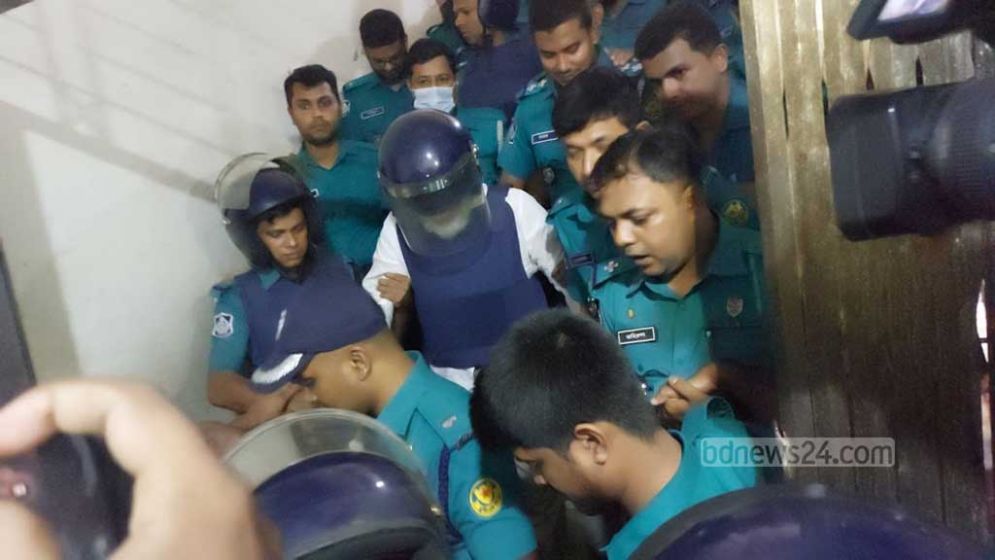 ৭ দিনের রিমান্ডে সাবেক প্রধান বিচারপতি খায়রুল হক