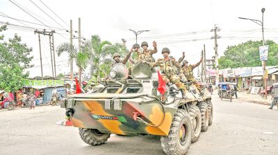 গোপালগঞ্জ নিয়ন্ত্রণহীন দুর্বল প্রশাসনে