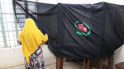 ভোটকক্ষ থেকে সরাসরি সম্প্রচার নয়, তোলা যাবে না গোপন কক্ষের ছবি