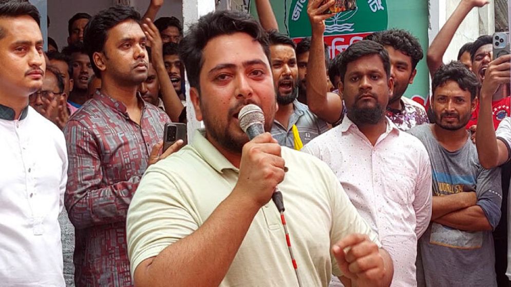 চাঁদাবাজি শুরু হয়েছে, এজন্যই কি গণঅভ্যুত্থান করেছিলাম : নাহিদ